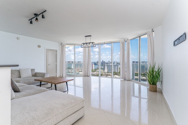 Building Photo - 16699 Collins Ave