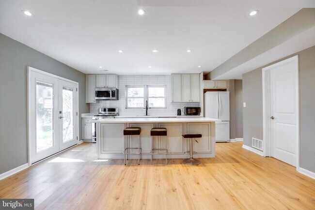 Foto del edificio - 3923 Forest Grove Dr