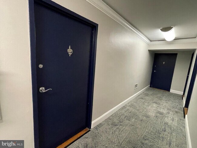 Foto del edificio - 1801 Clydesdale Pl NW