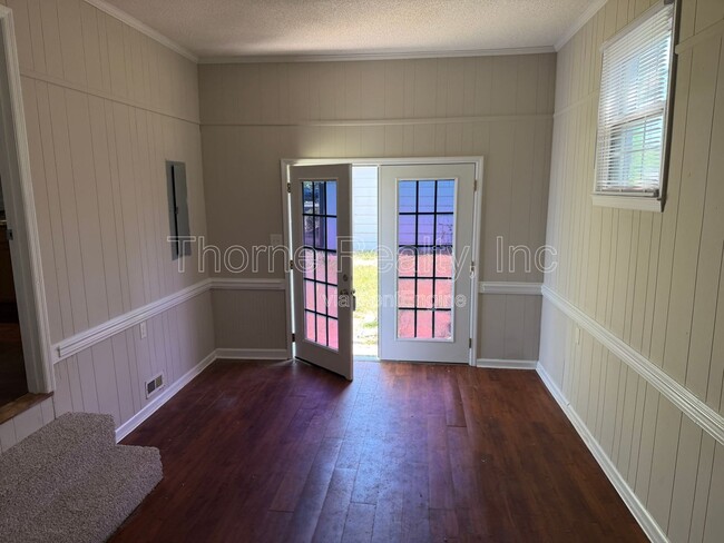 Foto del edificio - 707 Ward Dr