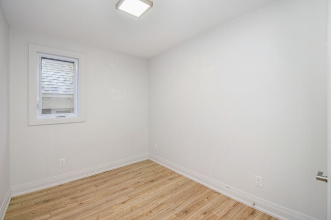 Building Photo - 177 Hopewell Av