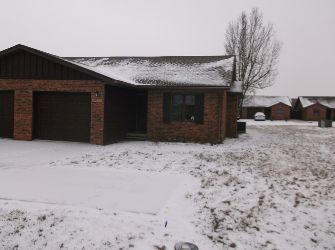 Building Photo - 8823 Bono Rd