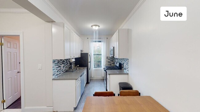 Foto del edificio - ROOM ONLY in 4-bed/1.0-bath Home
