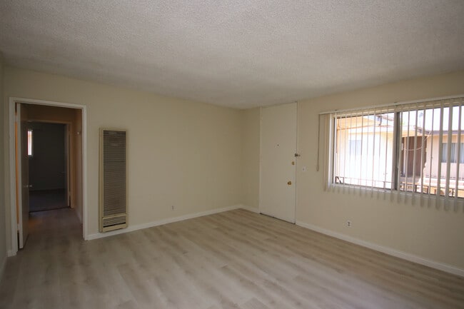 Building Photo - 260 Alpine St