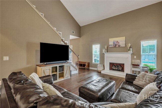 Building Photo - 106 Laurel Ln