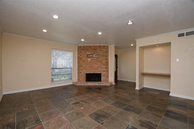 Foto del edificio - 2596 Bering Dr