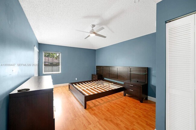 Foto del edificio - 200 NW 75th Terrace