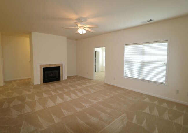 Foto del edificio - 6901 Hanesbrook Cir