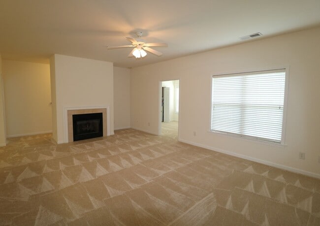 Building Photo - 6901 Hanesbrook Cir