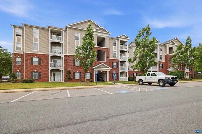 Foto del edificio - 122 Yellowstone Dr