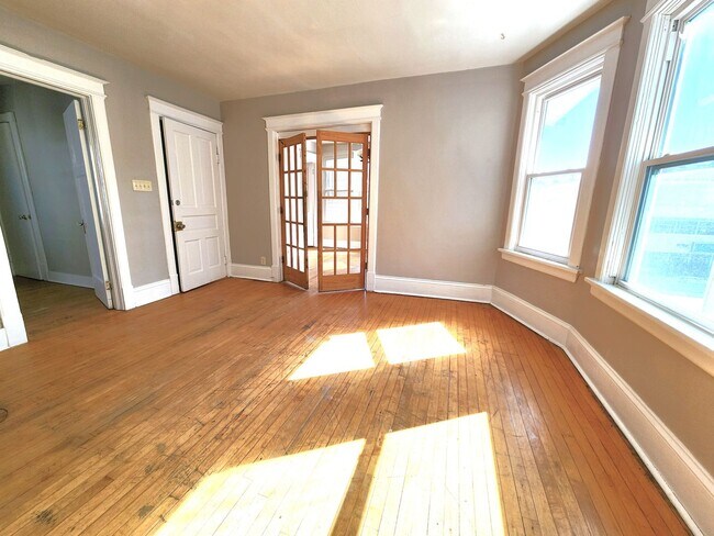 Foto del edificio - ENTEGJ - 3027-3029 N Holton Ave