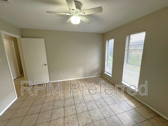 Building Photo - 6939 Chasewood Dr