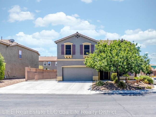 Building Photo - 4 br, 2.5 bath House - 811 Wintersweet Rd.