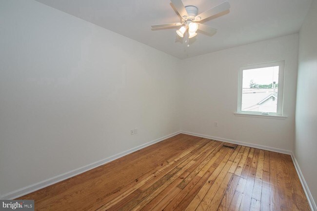 Foto del edificio - 840 Montgomery Ave