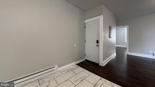 Foto del edificio - 1915 W Erie Ave