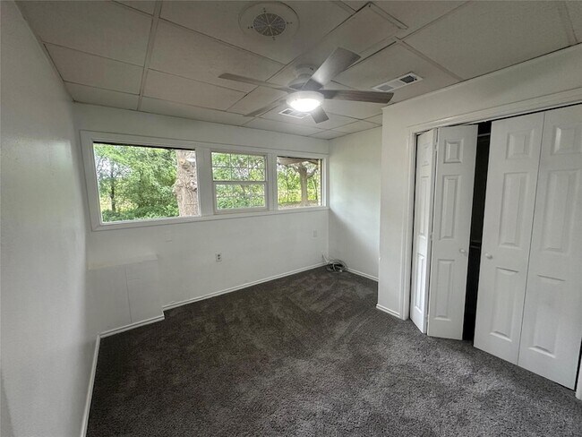 Foto del edificio - 4723 N Loy Lake Rd