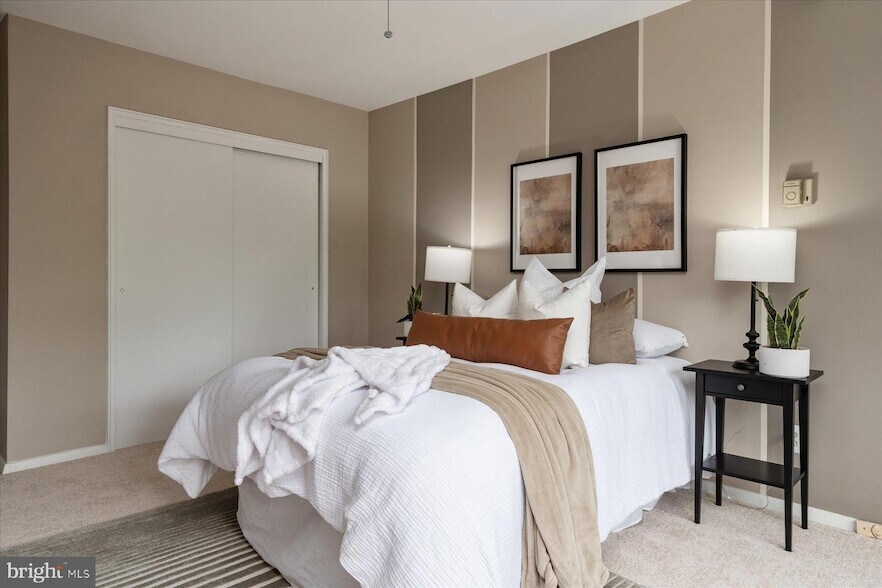 Foto principal - 4740 Connecticut Ave NW