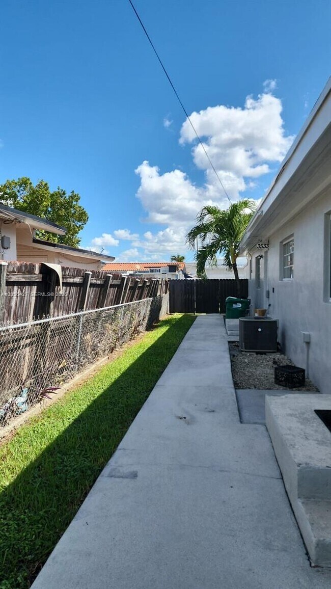 Foto del edificio - 3533 SW 91 Ave