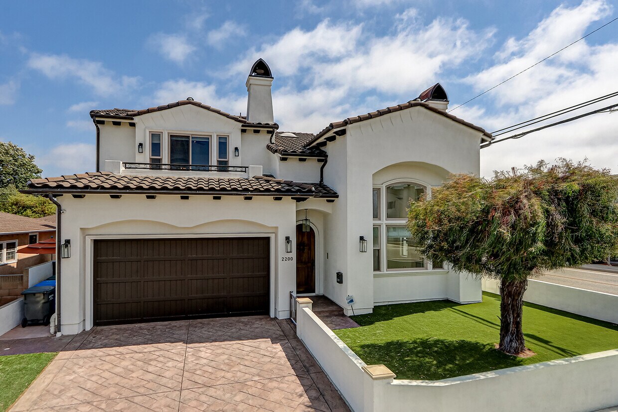 Foto principal - 2200 Nelson Ave