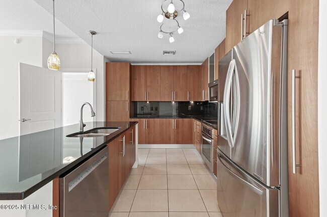 Foto del edificio - 1431 Riverplace Blvd