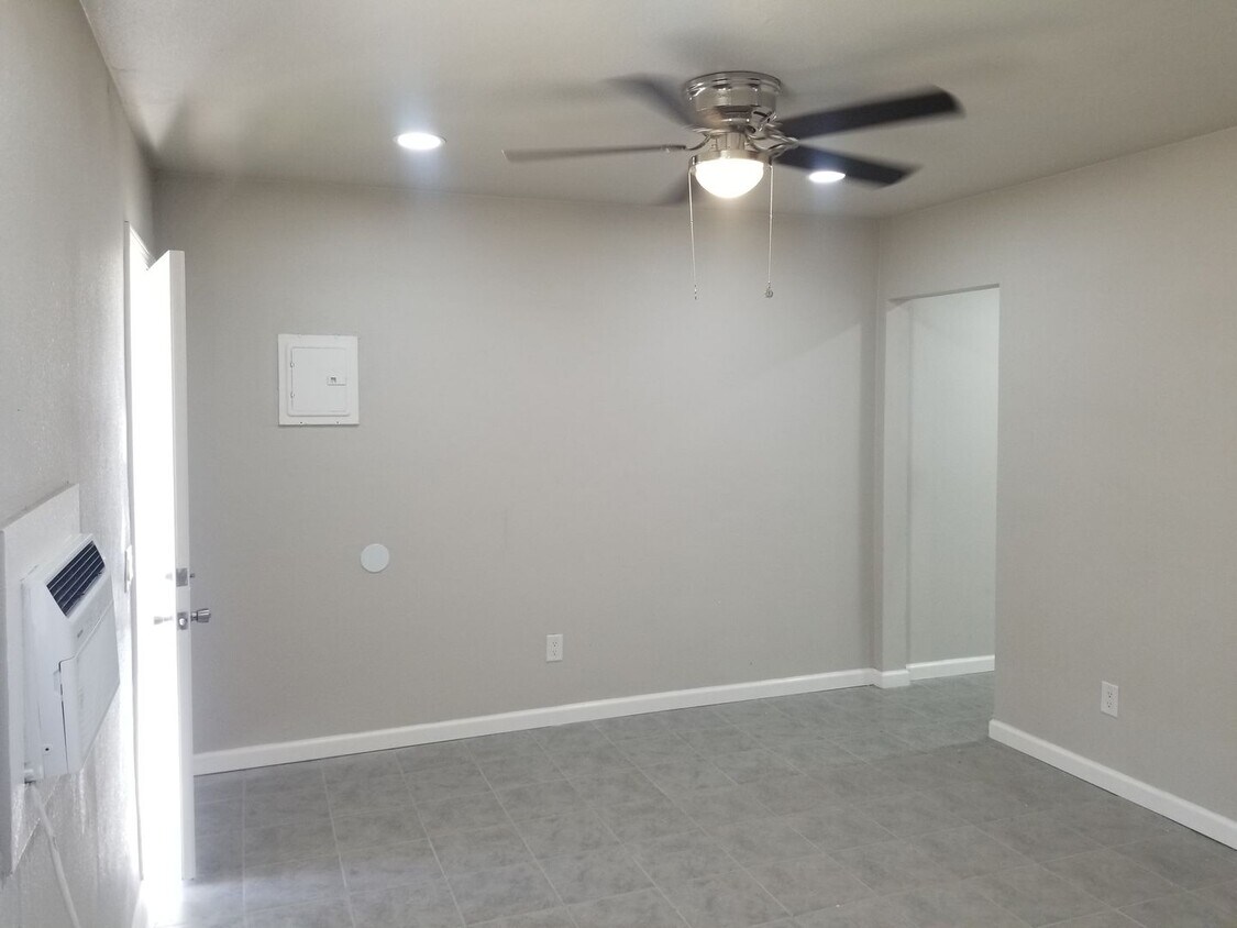 Foto principal - 931 G St