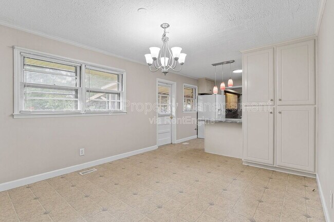 Building Photo - 133 Belair Rd