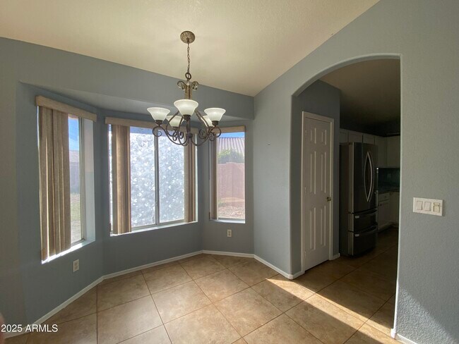 Foto del edificio - 18231 N Coyote Lakes Pkwy