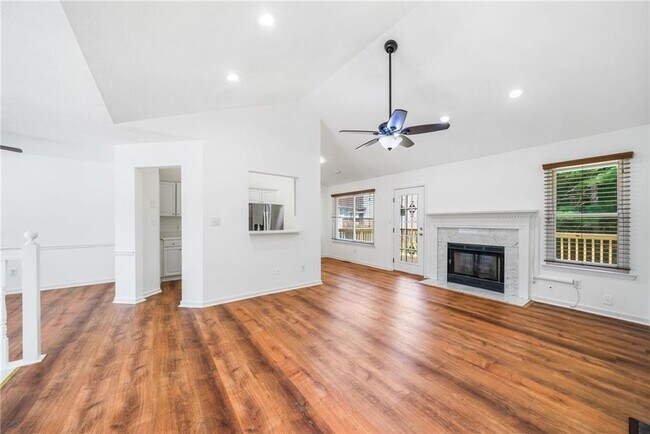 Foto del edificio - 535 Durham Ridge Dr NW