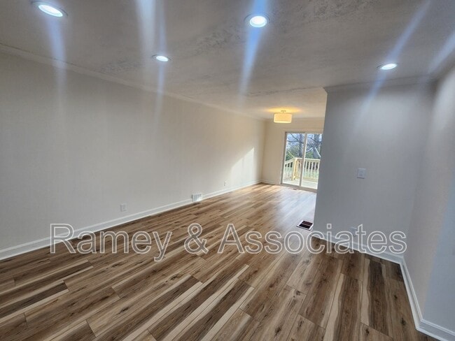 Foto del edificio - 3700 Taylorsville Rd