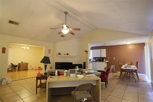 Foto del edificio - 6214 Grandvale Dr