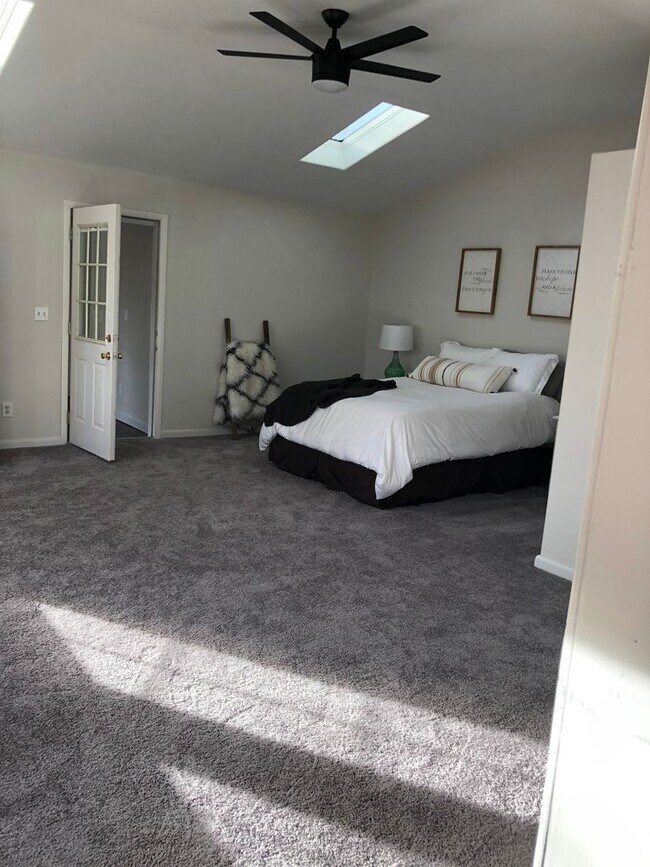 Foto del edificio - 5205 Dover St