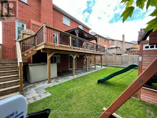 Photo du bâtiment - 687 Shanahan Blvd