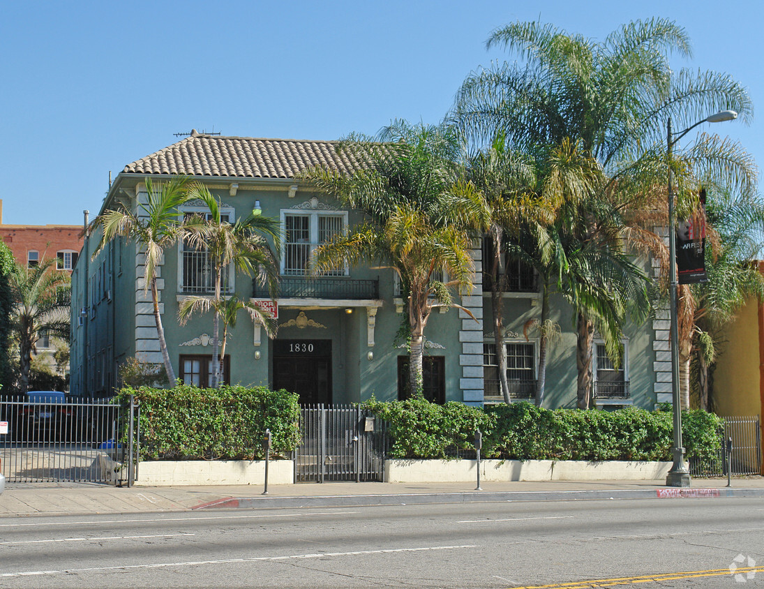 Building Photo - 1830 N Cahuenga Blvd