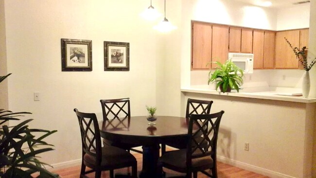 Foto del edificio - 1311 Phlox Ct