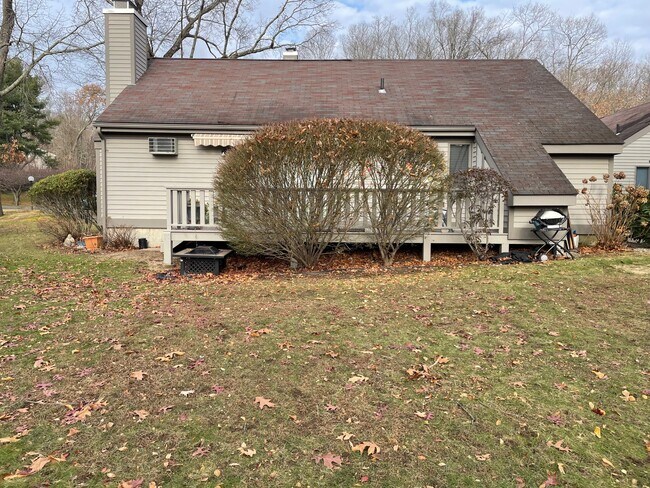 Building Photo - 3 Yankee Glen Rd
