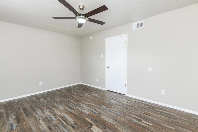 Foto del edificio - 1212 Hampshire Ln