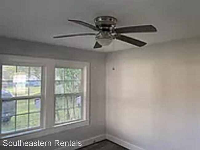 Foto del edificio - 3 br, 1 bath House - 825 Mill St