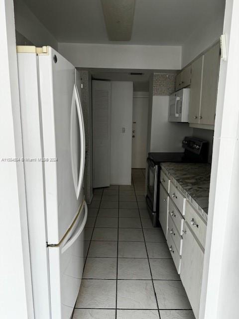 Building Photo - 251 174th St
