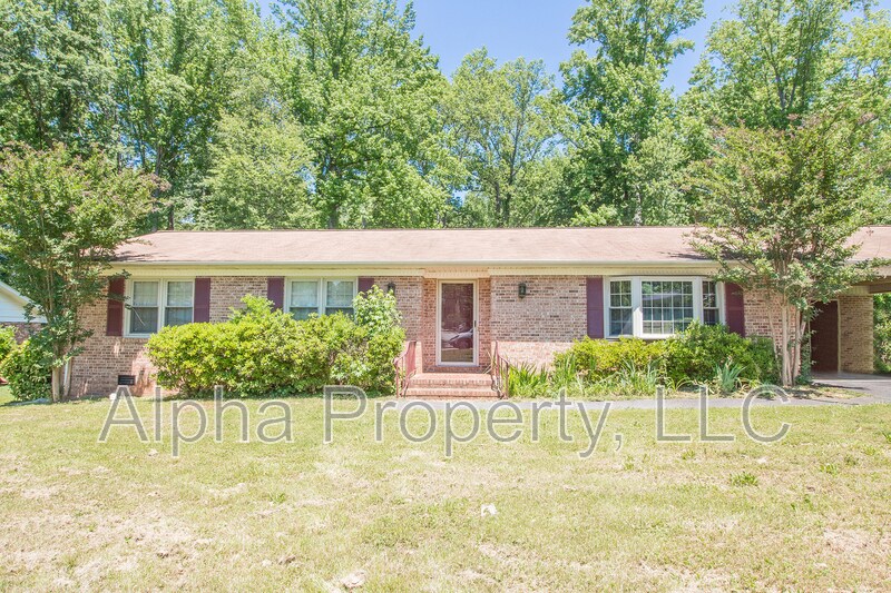 Primary Photo - 631 Pine Hill Dr
