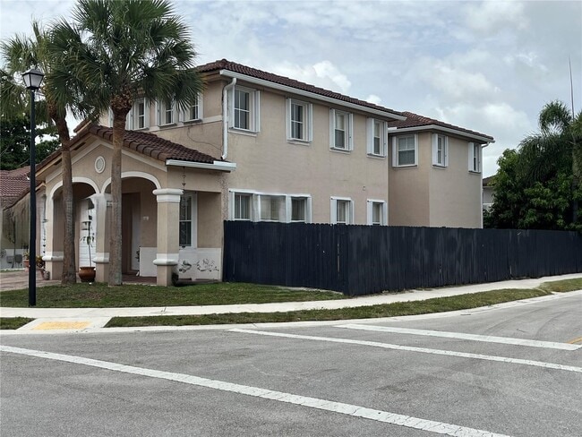Building Photo - 9140 SW 153rd Ave