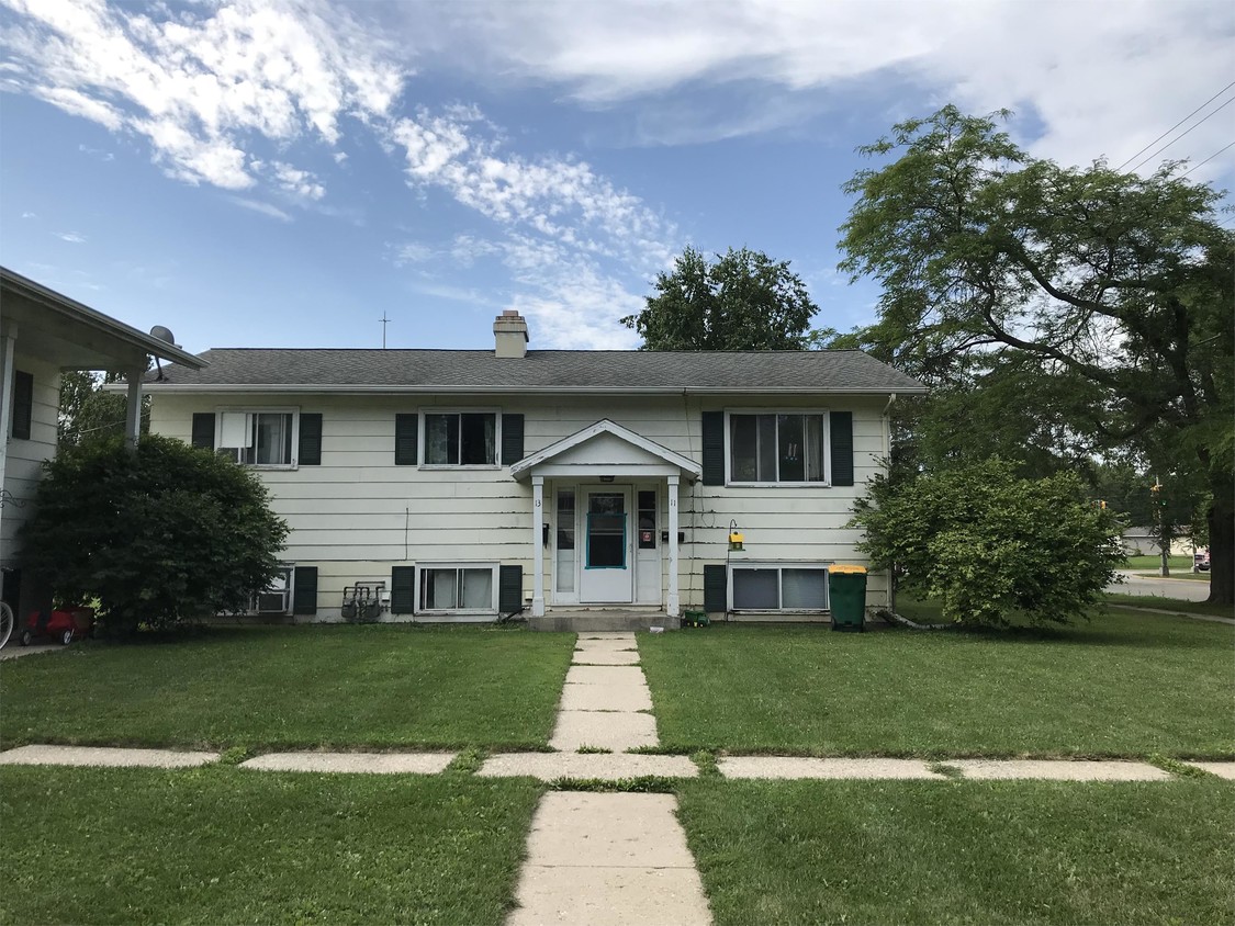 Primary Photo - 13 N National Ave