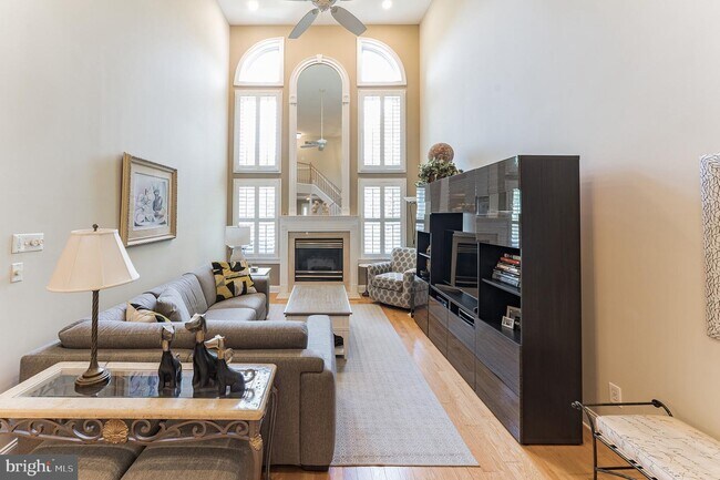 Building Photo - 190 Lemonton Way