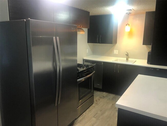 Foto del edificio - 905 Taulbee Ln