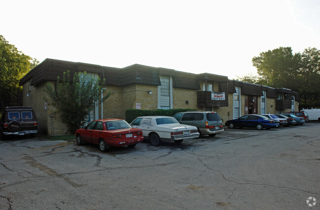 Building Photo - The Fig Tree Apartments