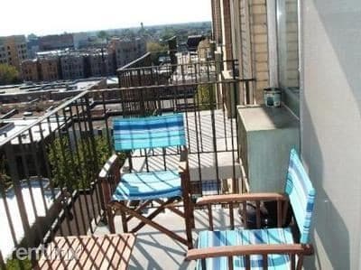 Foto del edificio - 441 W Oakdale Ave