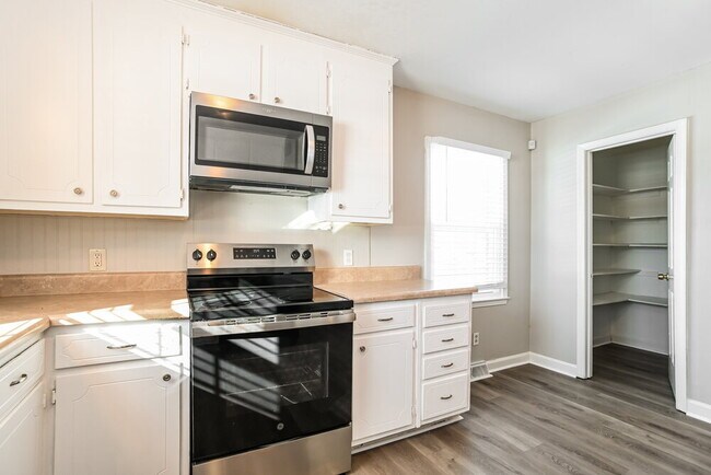 Foto del edificio - 717 Goose Creek Dr