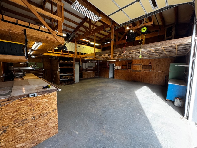 Building Photo - 791 Canterbury St