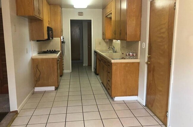 Building Photo - 6920 Maita Circle