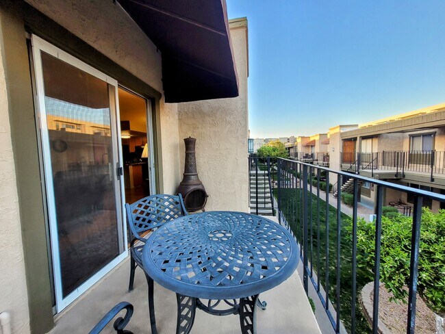 Foto del edificio - 2228 E Campbell Ave