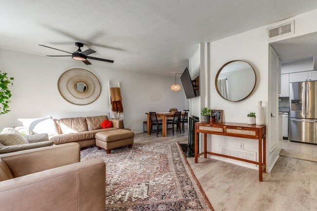 Building Photo - 2606 Custer Pkwy